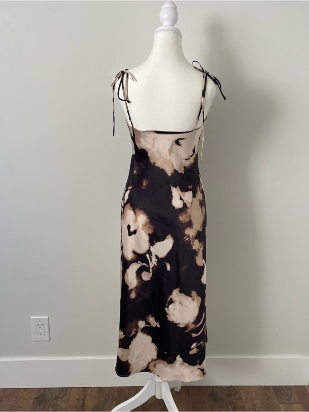 Park and Fifth Satin Slip Midi Dress Size XS Champagne/Black Wedding Guest Event - Picture 4 of 7
